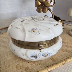 Antique Wavecrest LG Dresser Box Hinged Milk Glass Floral Victorian Vanity